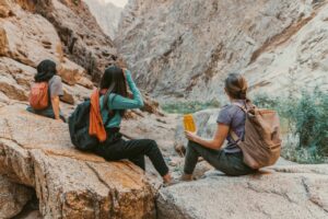 Read more about the article Frauen-Hygiene beim Camping: Tipps für ein frisches und sorgenfreies Outdoor-Erlebnis
